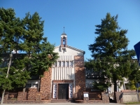 Motherhouse, Pniewy